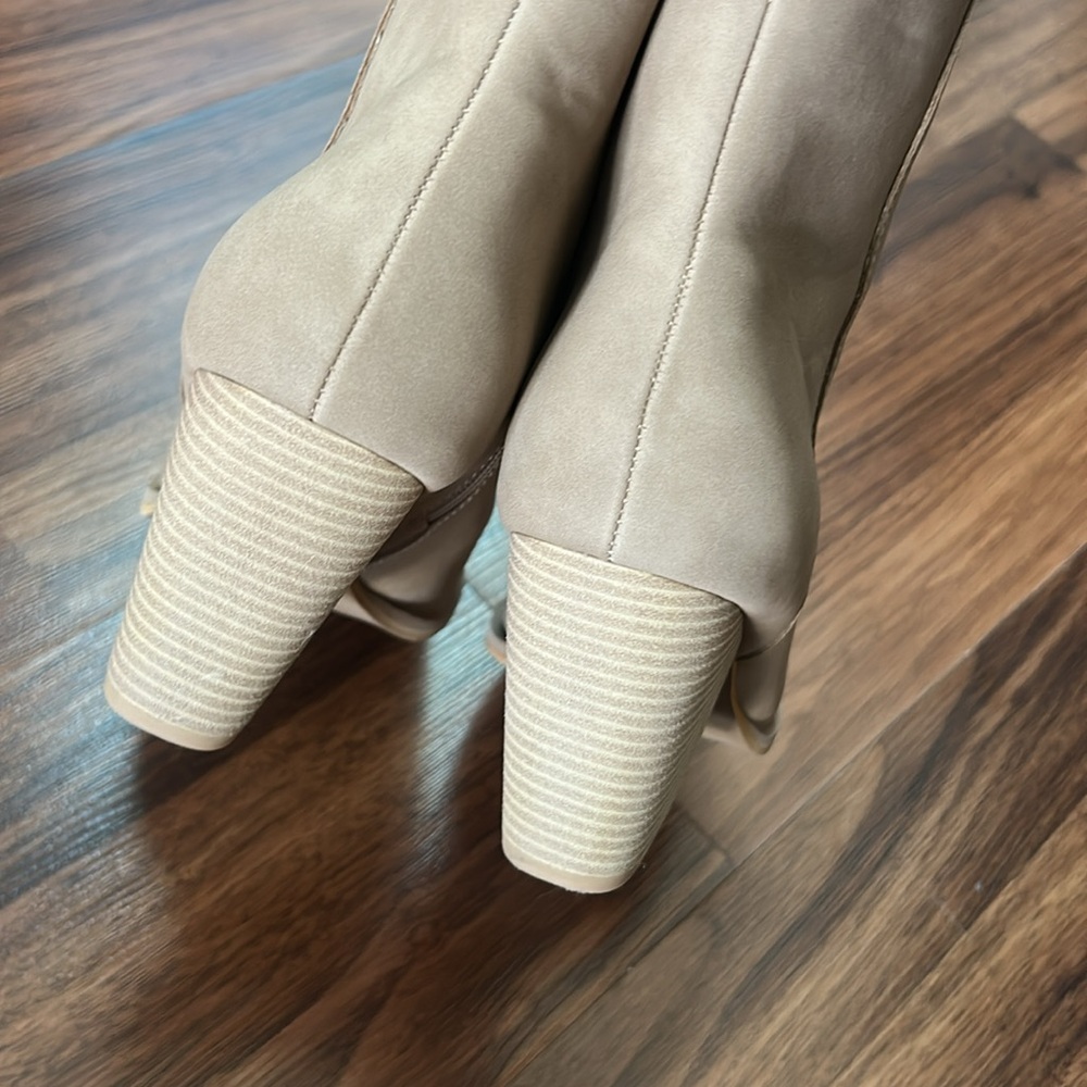Lanor Classic Western Bootie - Picture 6 of 9